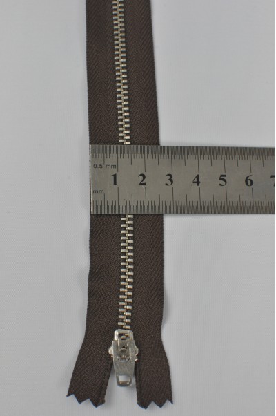 ZIP054  2號拉鏈   密尾拉鏈  銀色拉鏈  金屬密尾拉鏈  不設單獨拉鍊訂購 側面照